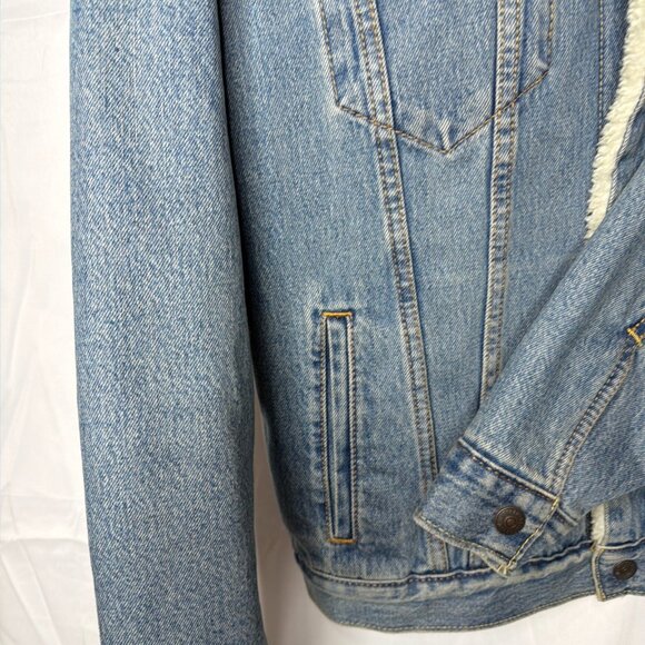 Levis Sherpa Lined Denim Trucker Jacket Size M Blue Cotton Polyester Blend - Picture 4 of 13